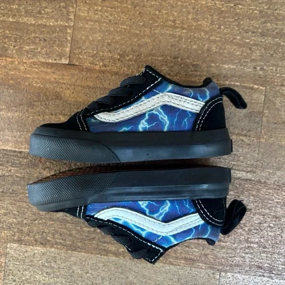 Vans Old Skool V Kids/Toddler Sneaker - Black/ Blue and white size 4.5 - Picture 3 of 7